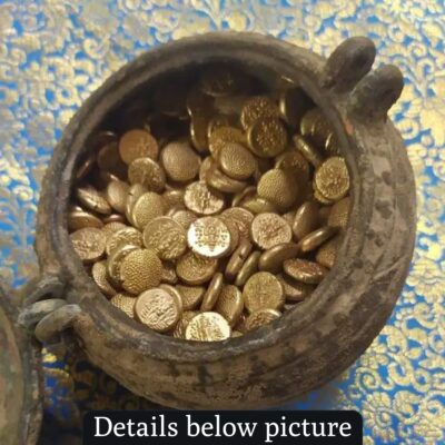 A vessel was discovered during digging at Jambukeswarar Temple in Thiruvanaikaval containing 505 gold coins weighing 1.716 kg